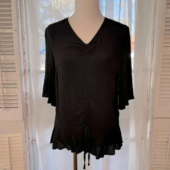 3/4 Bell Sleeve top - Picture 2 of 5